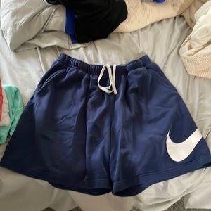 Men’s Navy Nike basketball shorts size XXL